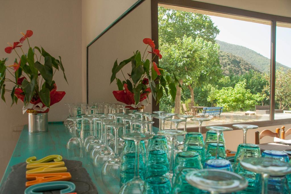 Hostal Sant Roc Монтсени Екстериор снимка
