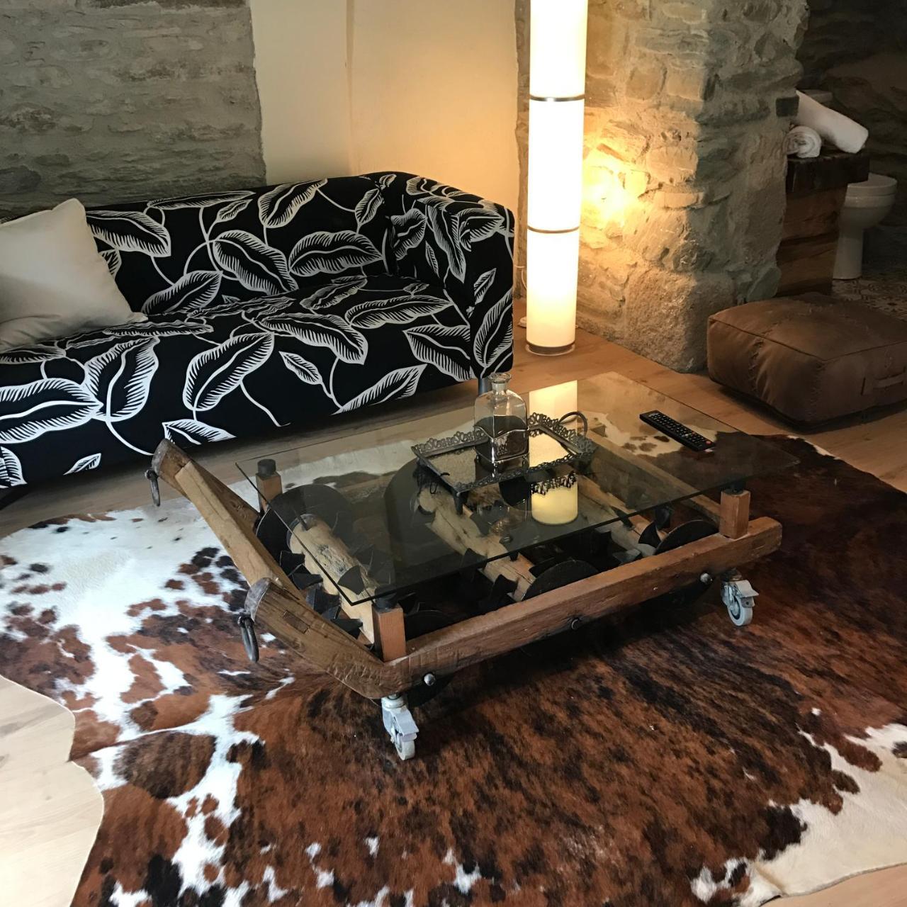 Hostal Sant Roc Монтсени Екстериор снимка