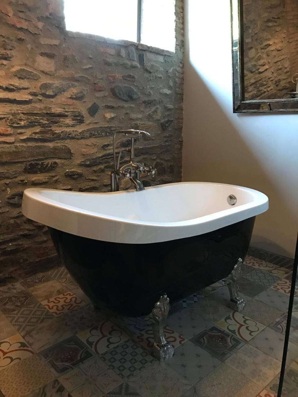 Hostal Sant Roc Монтсени Екстериор снимка
