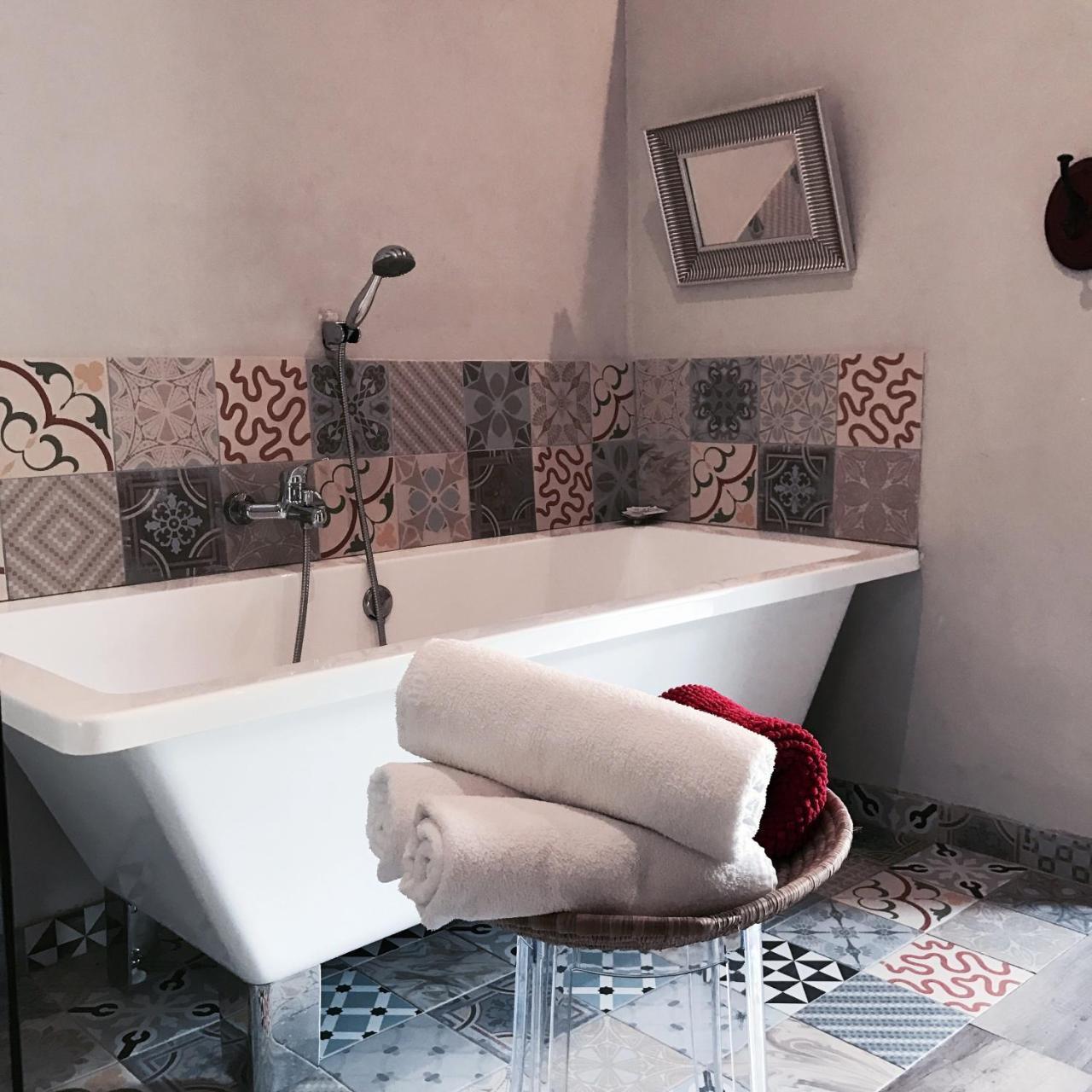 Hostal Sant Roc Монтсени Екстериор снимка